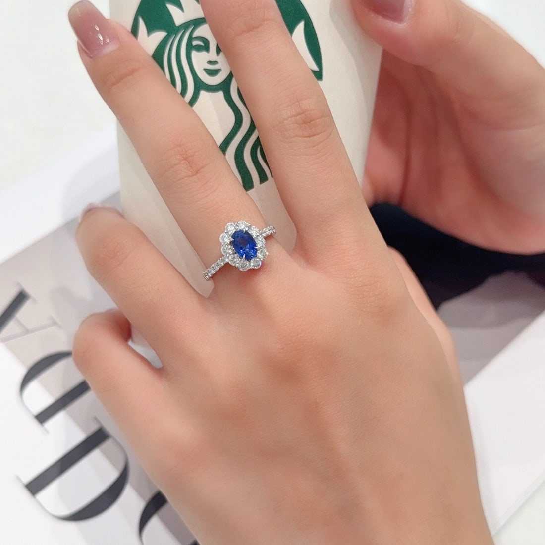 18k Gold 2.03 Ctw Vivid Blue Natural Sapphire & Diamond Ring - 6