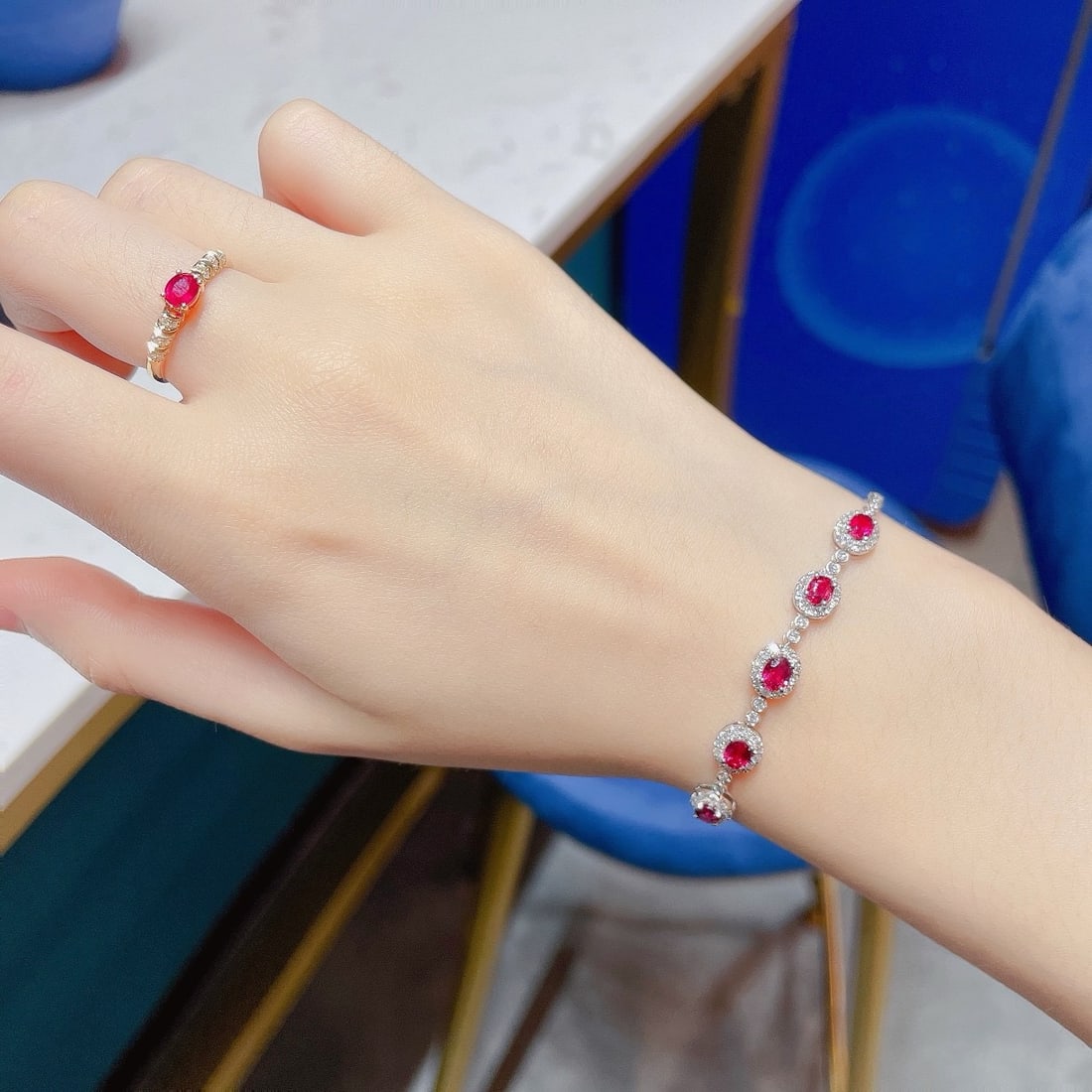 18k Gold 2.00 Ctw Vivid Red Natural Ruby & Diamond Bracelet - 4