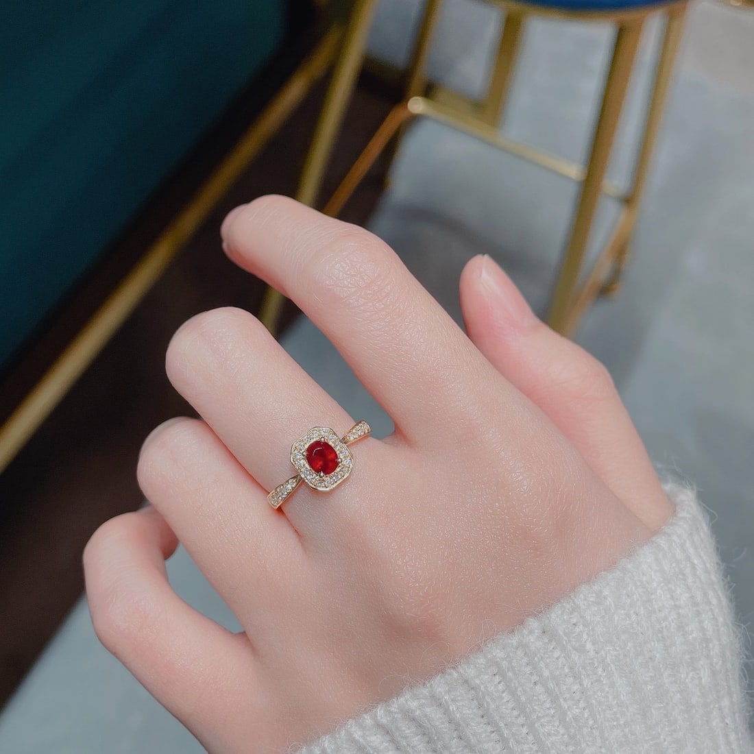 18k Gold 0.66 Ctw Vivid Red Natural Ruby & Diamond Ring - 2