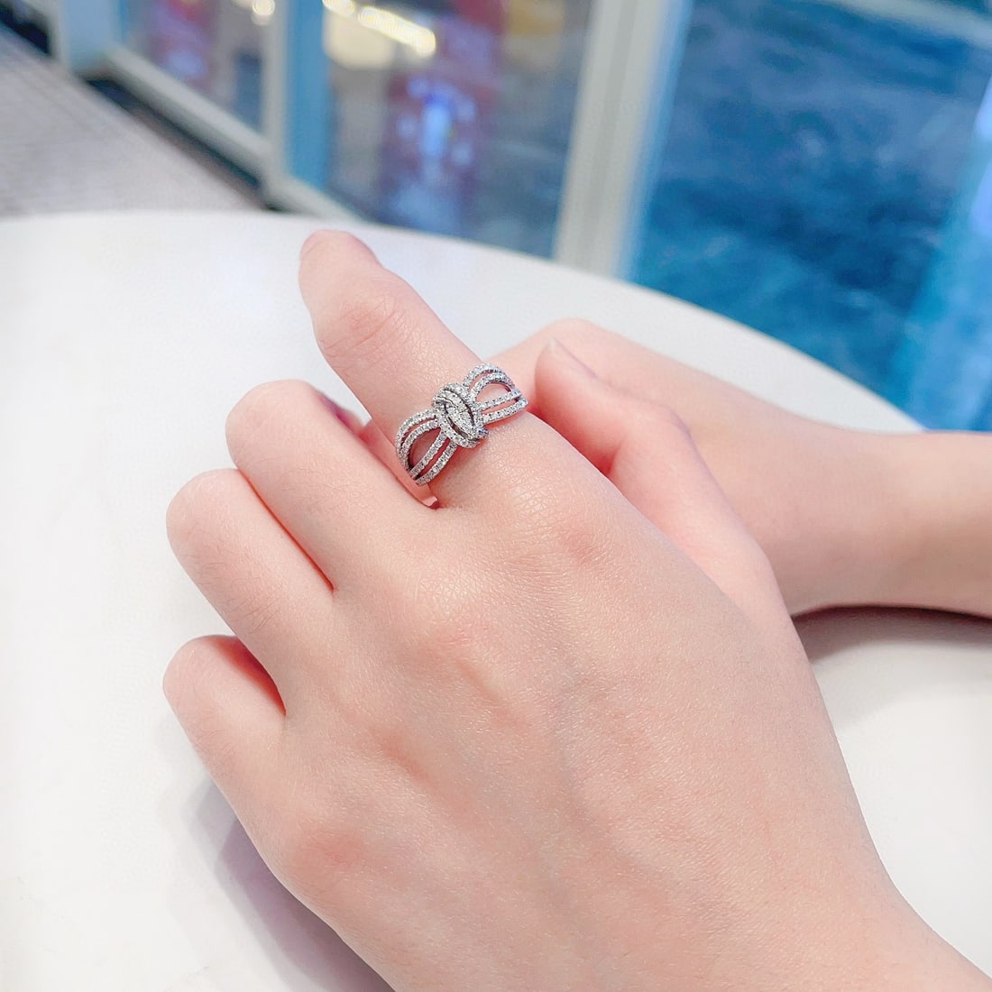 18k Gold 0.60 Ct Natural H Diamond Ring - 2