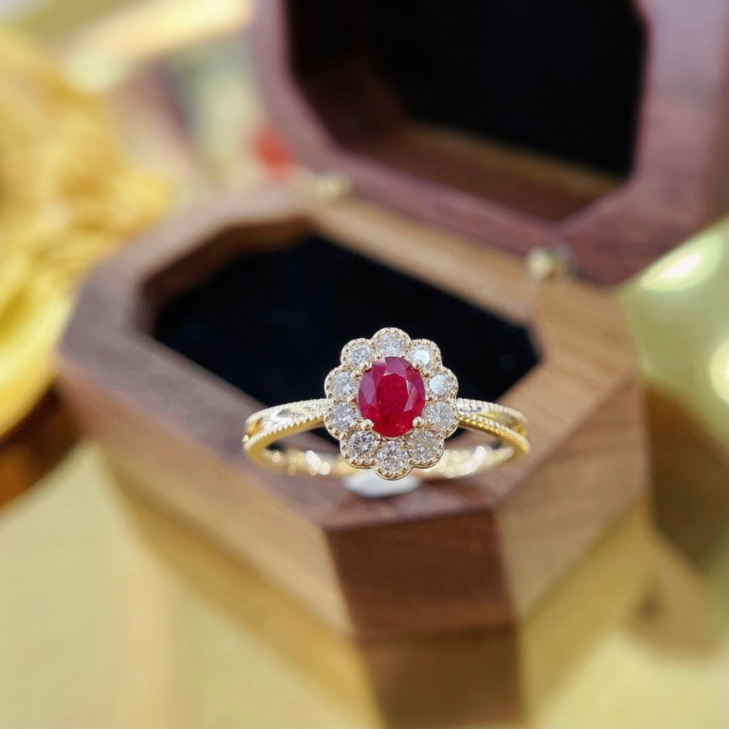 18k Gold 0.66 Ctw Natural Ruby & Diamond Ring - 3