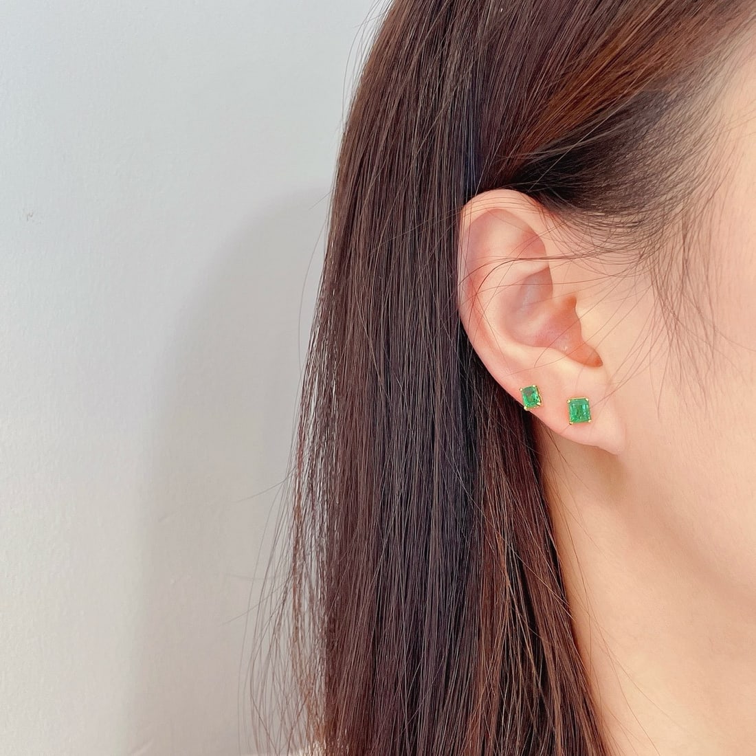 18k Gold 0.36 Ct Natural Emerald Earrings - 3