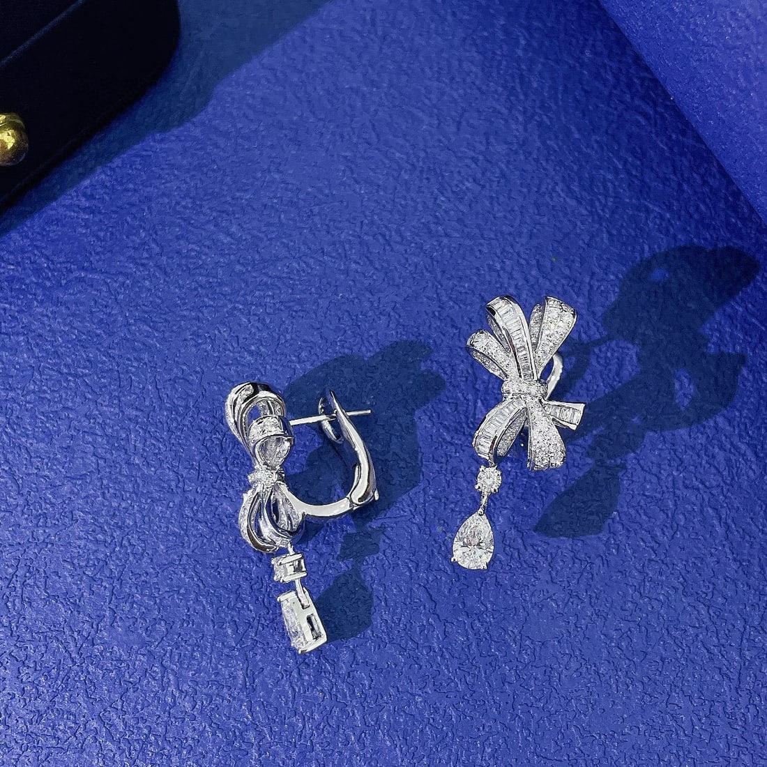 18k Gold 1.72 Ctw Natural H Diamond Earrings - 4