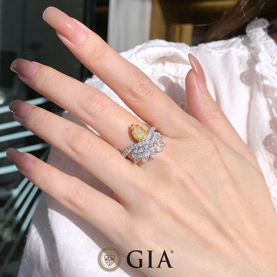 Gia Certified 18k Gold 2.49 Ctw Natural Yellow Diamond & Diamond Ring - 7