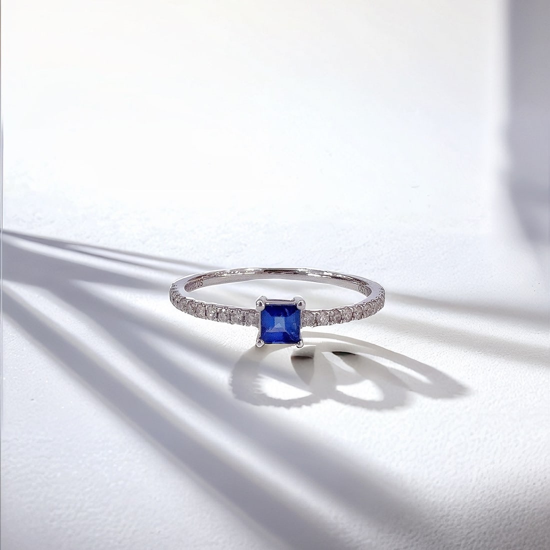 18k Gold 0.41 Ctw Natural Sapphire & Diamond Ring - 4