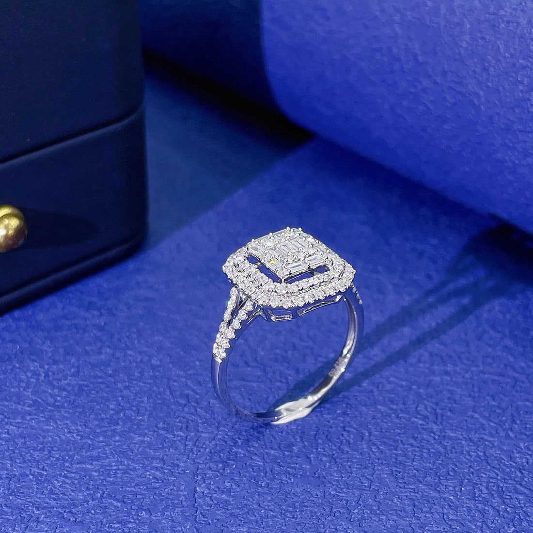 18k Gold 0.82 Ctw Natural H Diamond Ring - 2