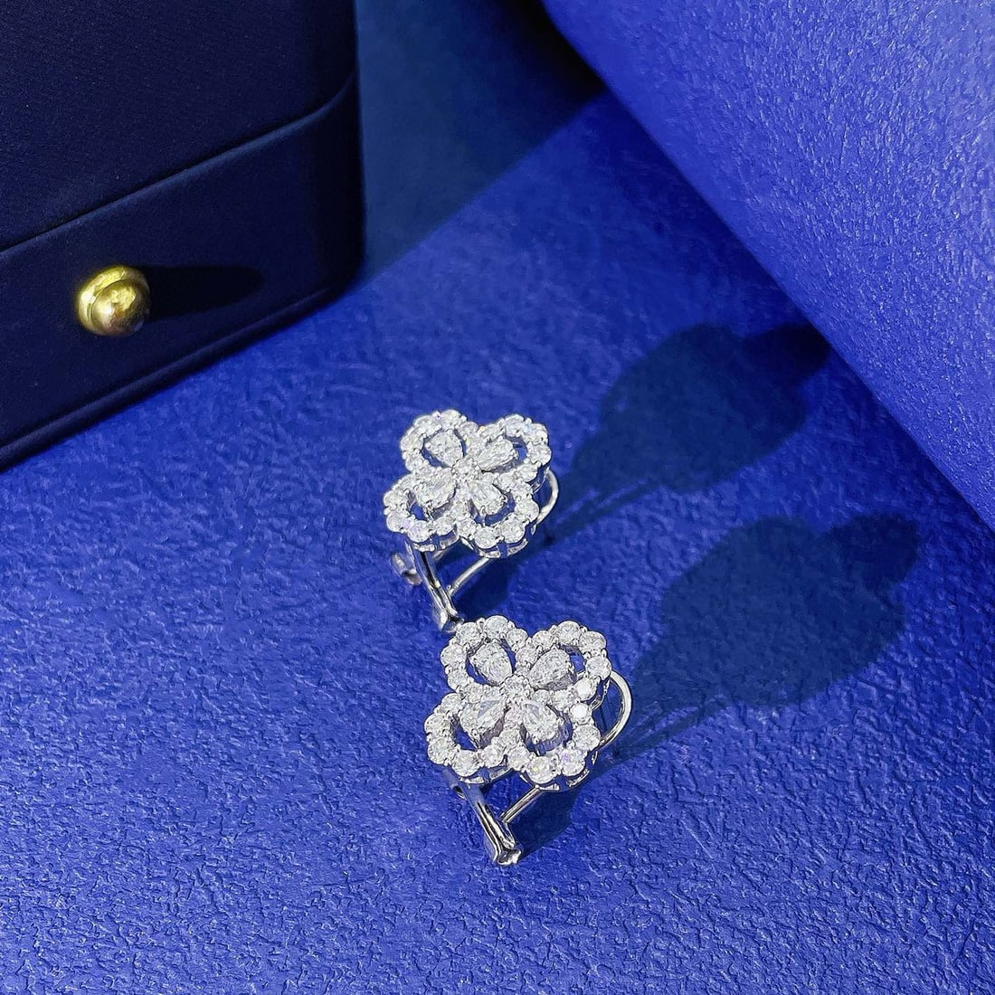 18k Gold 1.42 Ctw Natural H Diamond Earrings - 4