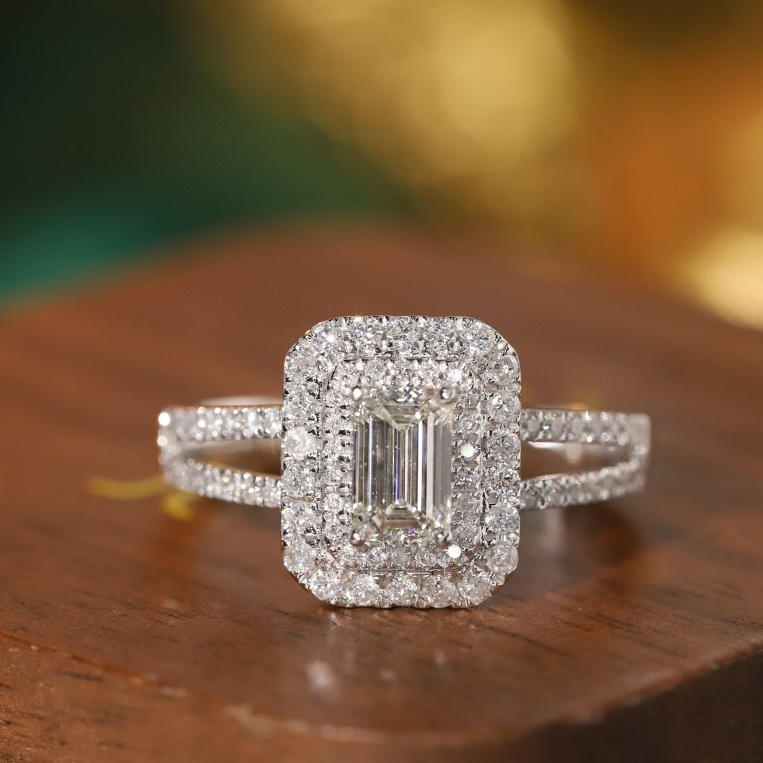 14k Gold 1.06 Ctw Natural H Diamond Ring: Ref:231125112 // gold content:14k gold // ring size:7. 25us // // main gemstone:diamond // shape:emerald // carat weight:0. 61ct // clarity grade:vs-si // color:h // treatment:natural // // adjacent g