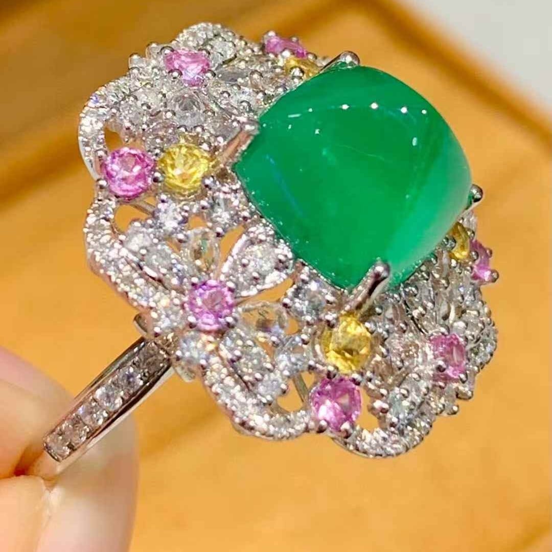 14k Gold 4.2 Ct Natural Emerald & Diamond Ring - 3