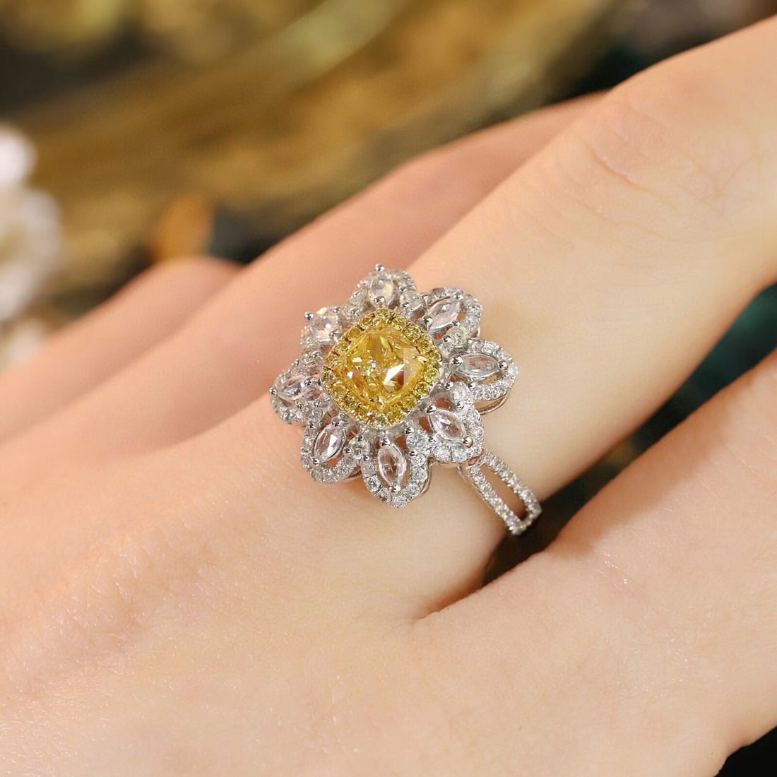 14k Gold 1.56 Ctw Natural Yellow Diamond & Diamond Ring - 8