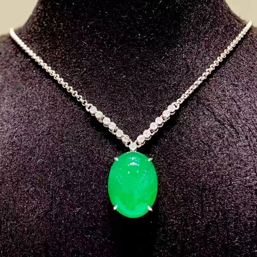 14k Gold 8.1 Ct Natural Emerald & Diamond Necklace - 3