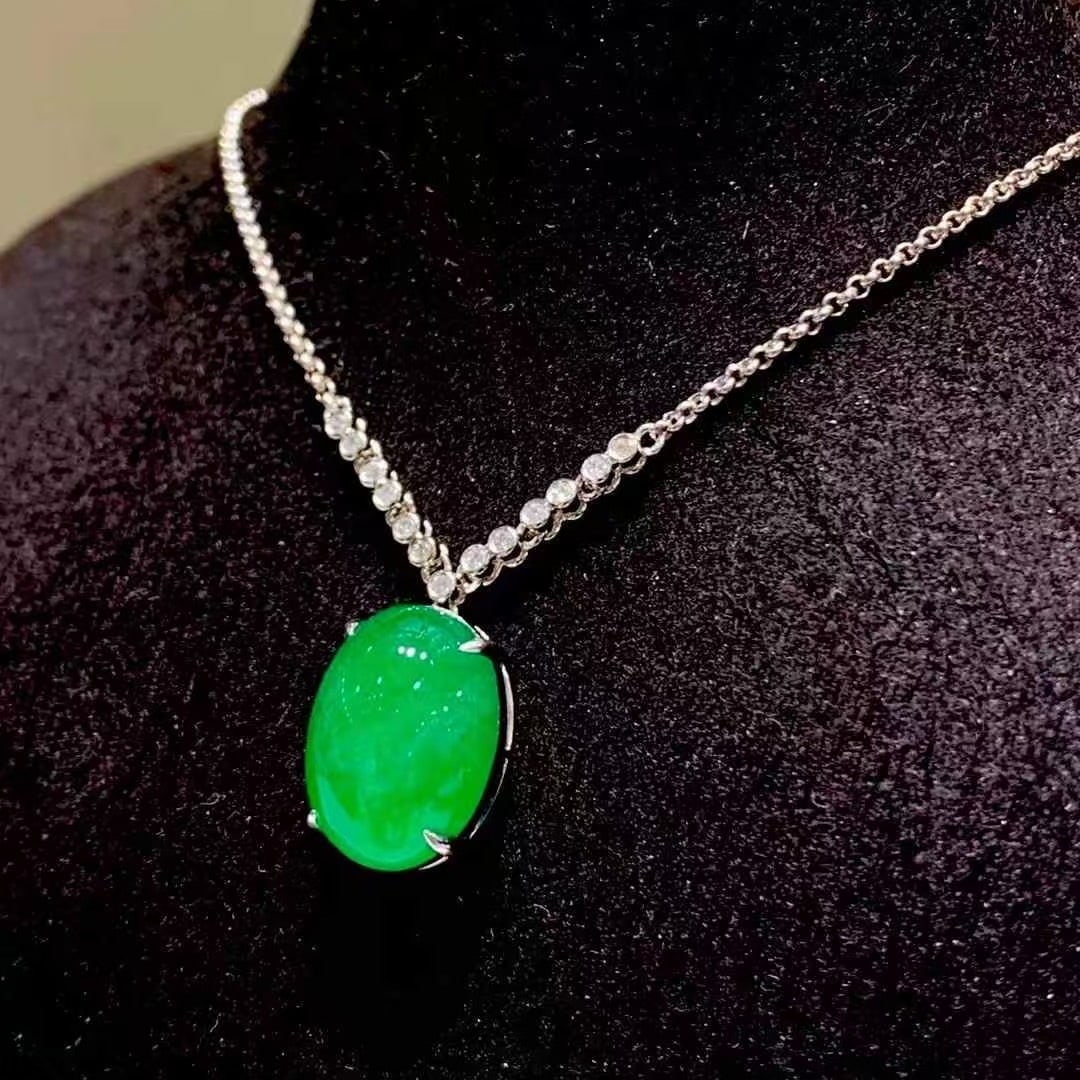 14k Gold 8.1 Ct Natural Emerald & Diamond Necklace - 4