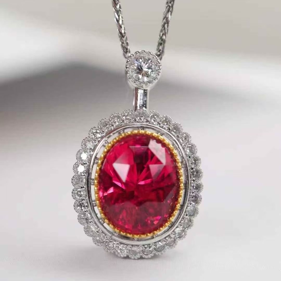 14k Gold 2.23 Ctw Natural Spinel & Diamond Pendant( Without Chain ): Ref:231125170 // gold content:14k gold // main gemstone:spinel // shape:oval // carat weight:2. 02ct // color:red // treatment:natural // // adjacent gemstone 2 : diamond // shape:round // carat weigh