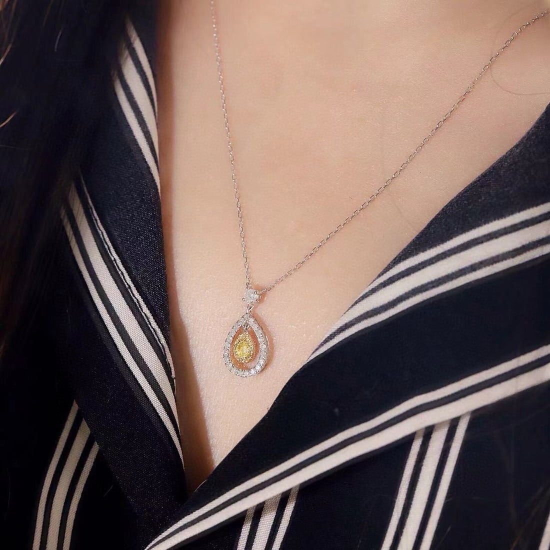 14k Gold 0.40 Ctw Natural Yellow Diamond & Diamond Necklace - 8