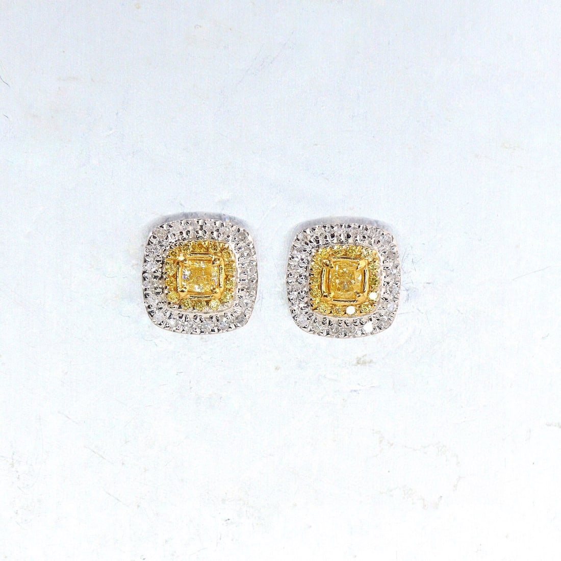14k Gold 0.5 Ct Natural Color Diamond Earrings - 4