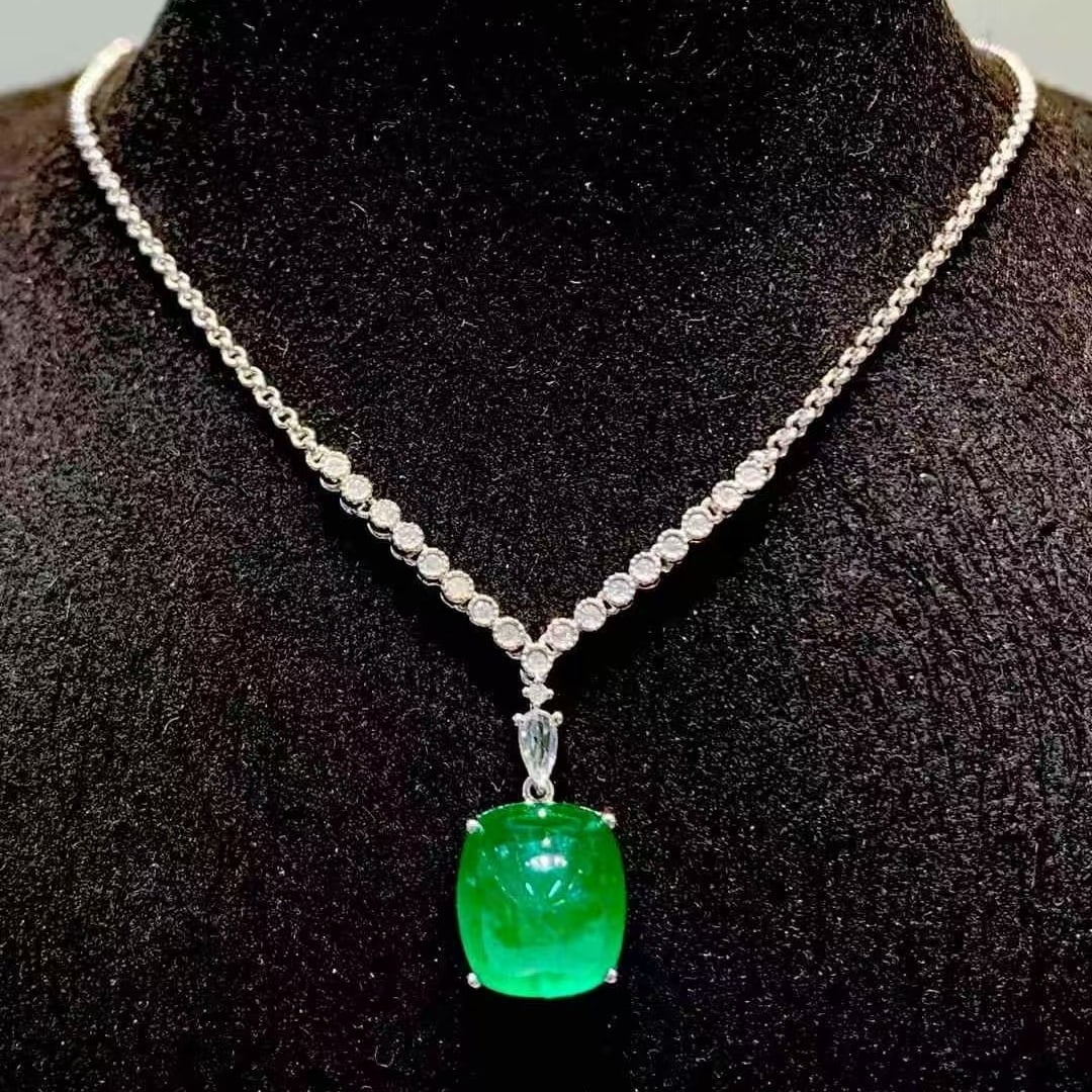 14k Gold 5.5 Ct Natural Emerald & Diamond Necklace - 5