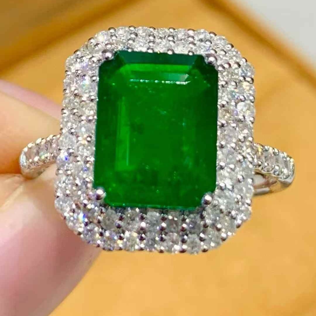 14k Gold 2.08 Ct Vivid Green Natural Emerald & Diamond Ring - 2