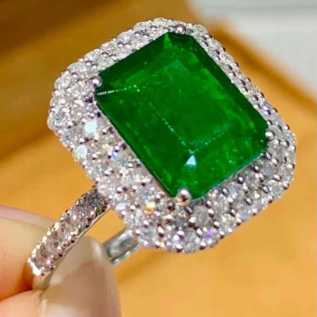 14k Gold 2.08 Ct Vivid Green Natural Emerald & Diamond Ring - 4