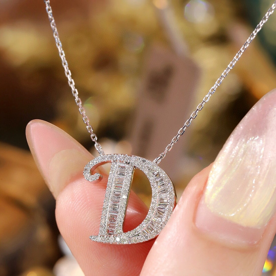 14k Gold 0.45 Ct Natural H Diamond Necklace: Ref:231125226 // gold content:14k gold // main gemstone:diamond // shape:multiple // carat weight:0. 45ct // clarity grade:vs-si // color:h // treatment:natural // High Estimate: 4100Condition: