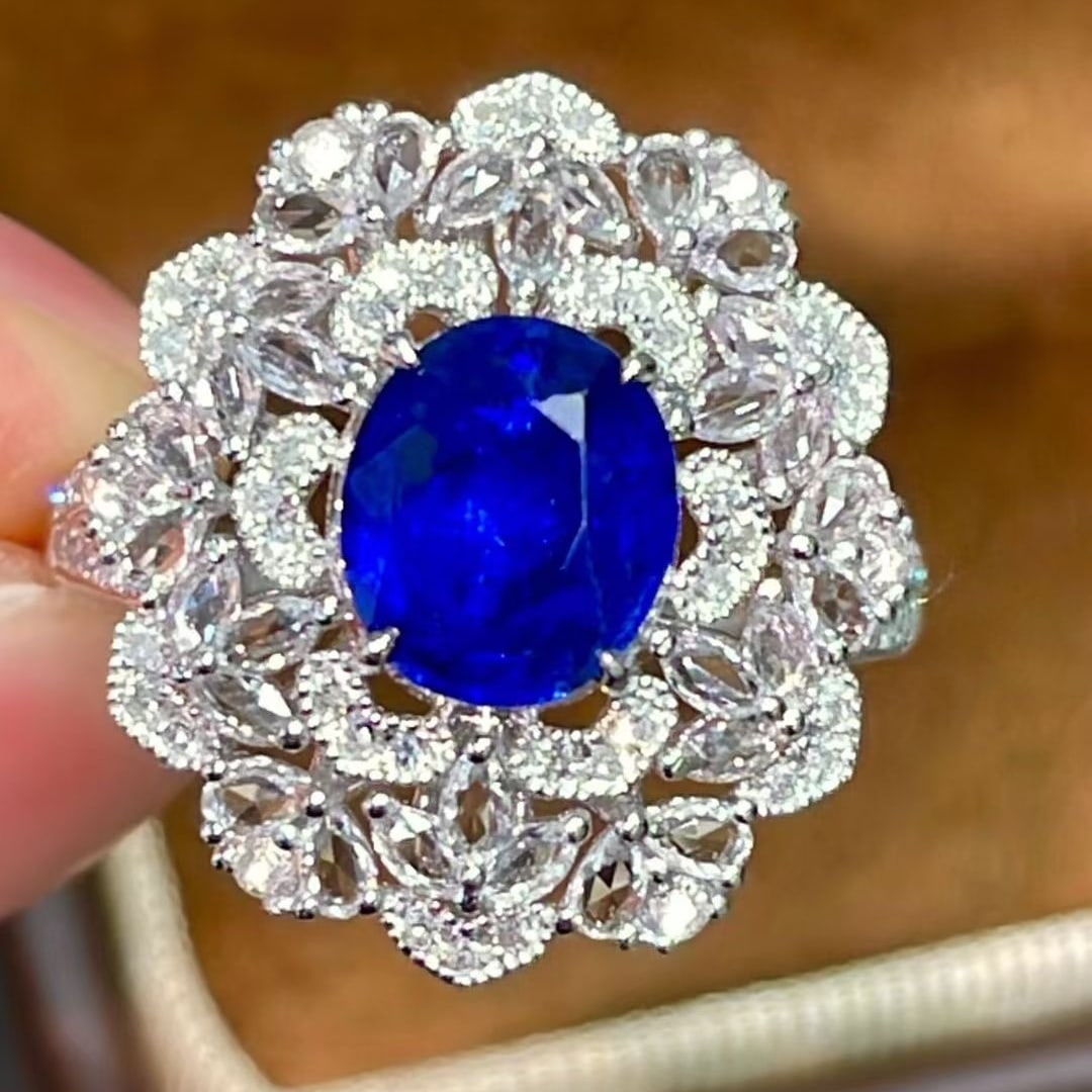14k Gold 1.90 Ctw Vivid Blue Natural Sapphire & Diamond Ring - 5