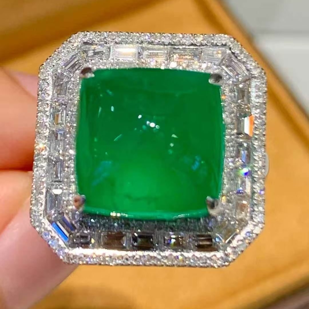 14k Gold 7.2 Ct Vivid Green Natural Emerald & Diamond Ring - 2