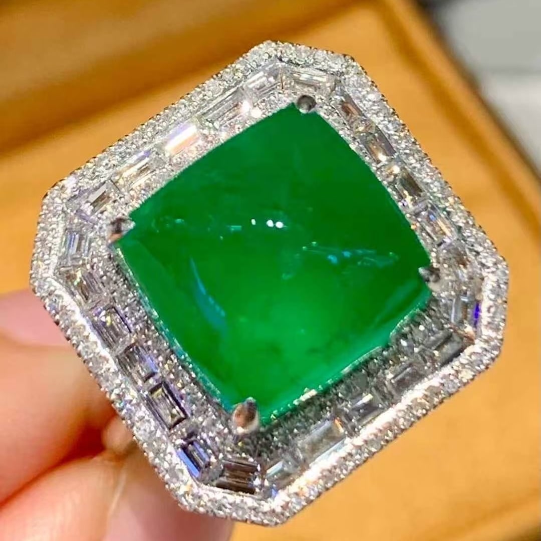 14k Gold 7.2 Ct Vivid Green Natural Emerald & Diamond Ring - 4