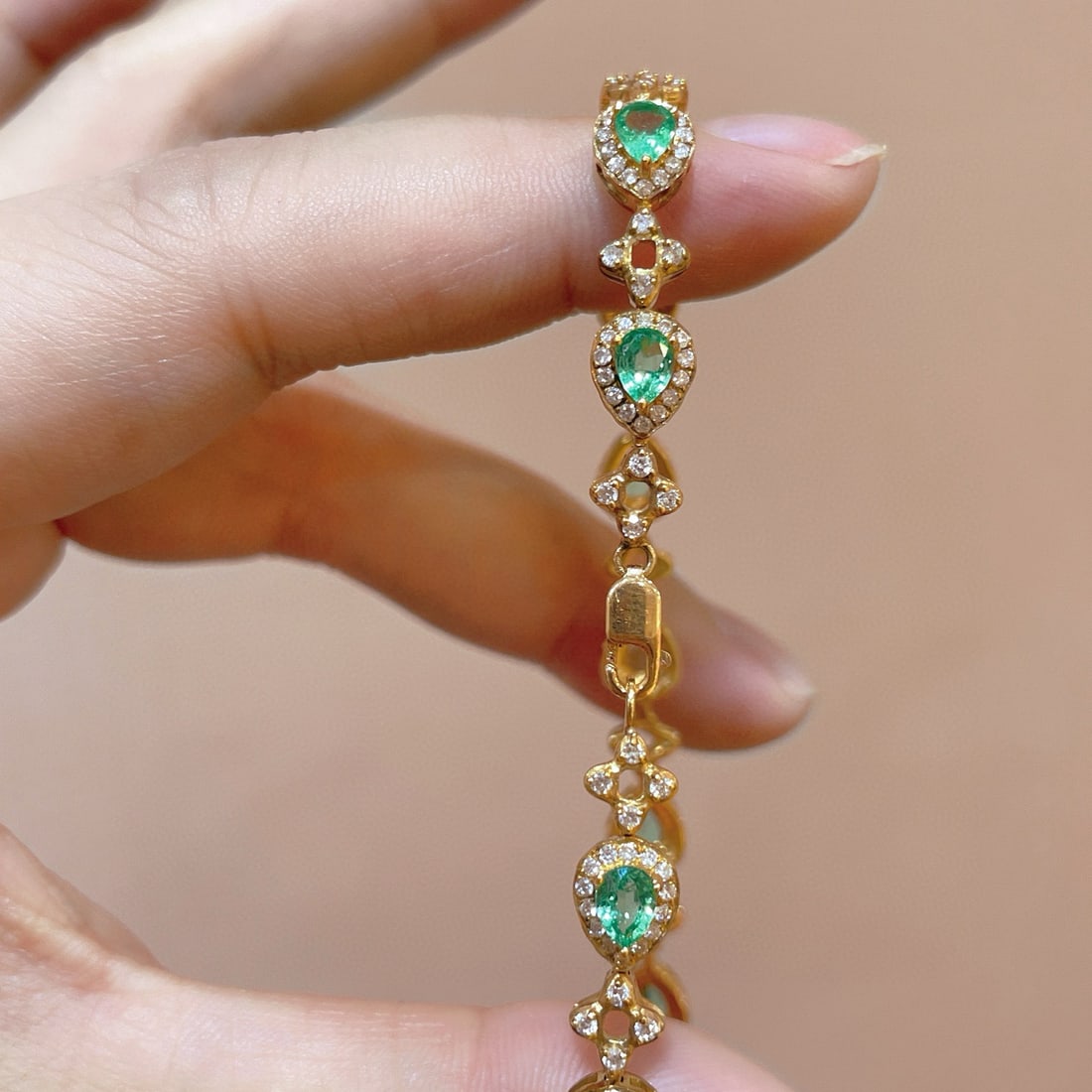 14k Gold 4.11 Ctw Natural Emerald & Diamond Bracelet - 3