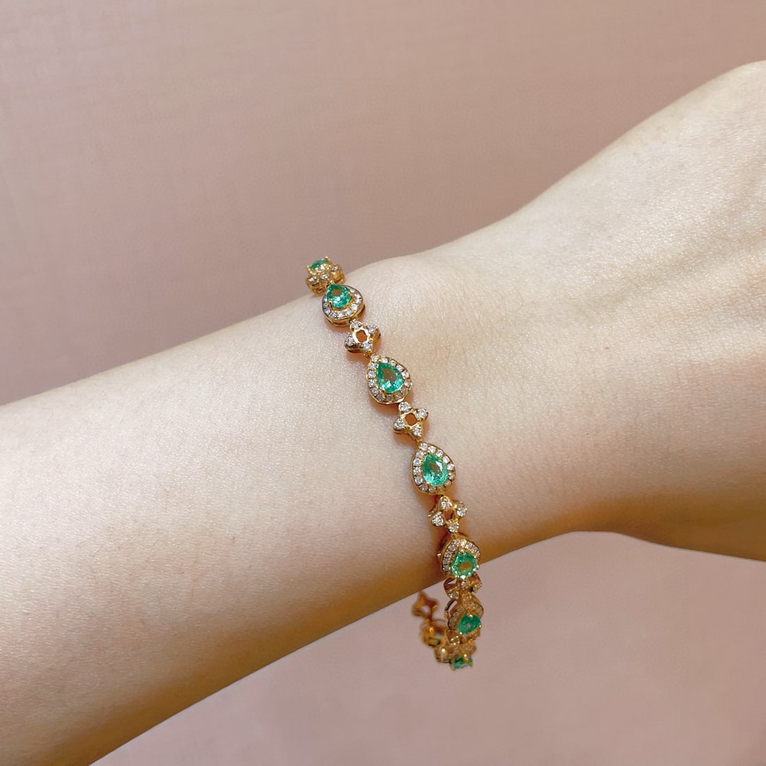 14k Gold 4.11 Ctw Natural Emerald & Diamond Bracelet - 4