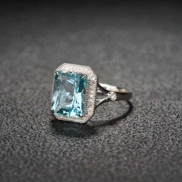 14k Gold 3.92 Ct Natural Aquamarine & Diamond Ring - 3