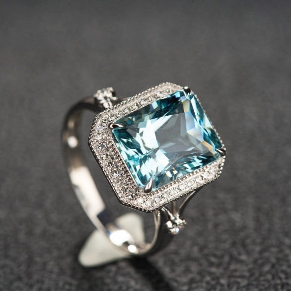 14k Gold 3.92 Ct Natural Aquamarine & Diamond Ring - 7