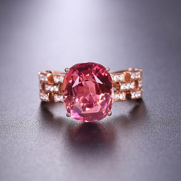 14k Gold 4.6 Ct Natural Tourmaline & Diamond Ring: Ref:231126012 // gold content:14k gold // ring size:7. 25us // // main gemstone:tourmaline // shape:oval // carat weight:4. 6ct // color:red // treatment:natural // // adjacent gemstone 2 : diamond //