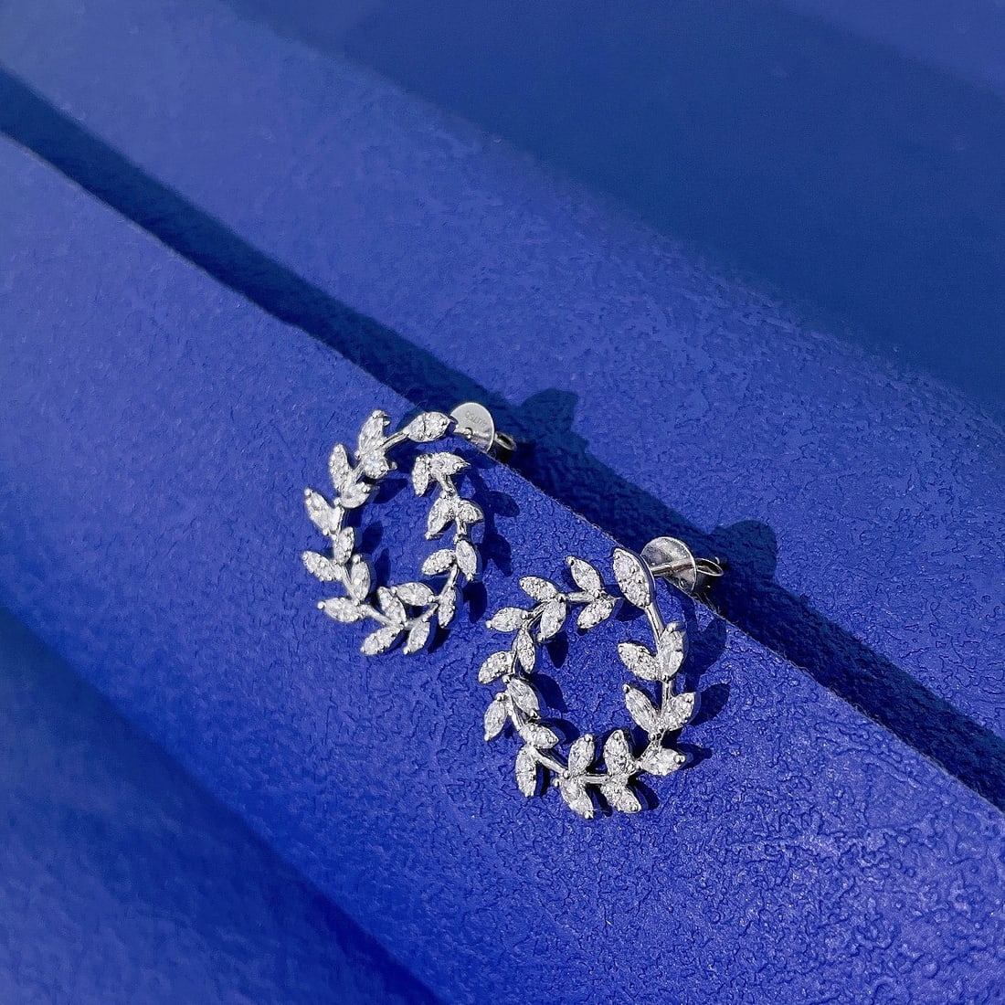 14k Gold 0.84 Ctw Natural H Diamond Earrings - 3