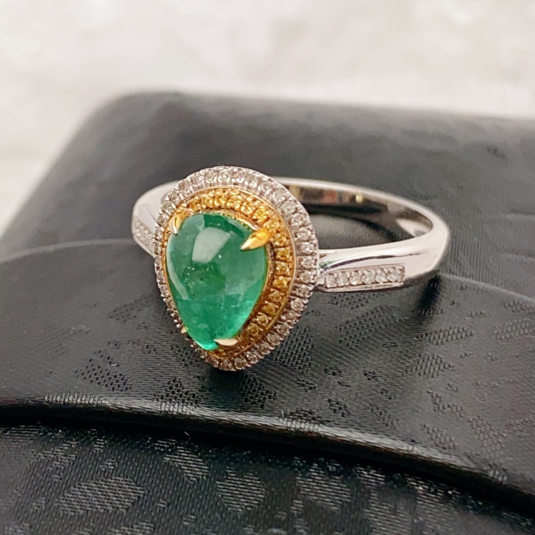 14k Gold 1.50 Ct Natural Emerald & Diamond Ring - 3