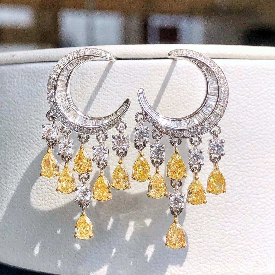 14k Gold 2.70 Ctw Natural Yellow Diamond & Diamond Earrings: Ref:231126083 // gold content:14k gold // main gemstone:yellow diamond // shape:pear // carat weight:1. 69ct // color:yellow // treatment:natural // // adjacent gemstone 2 : diamond //