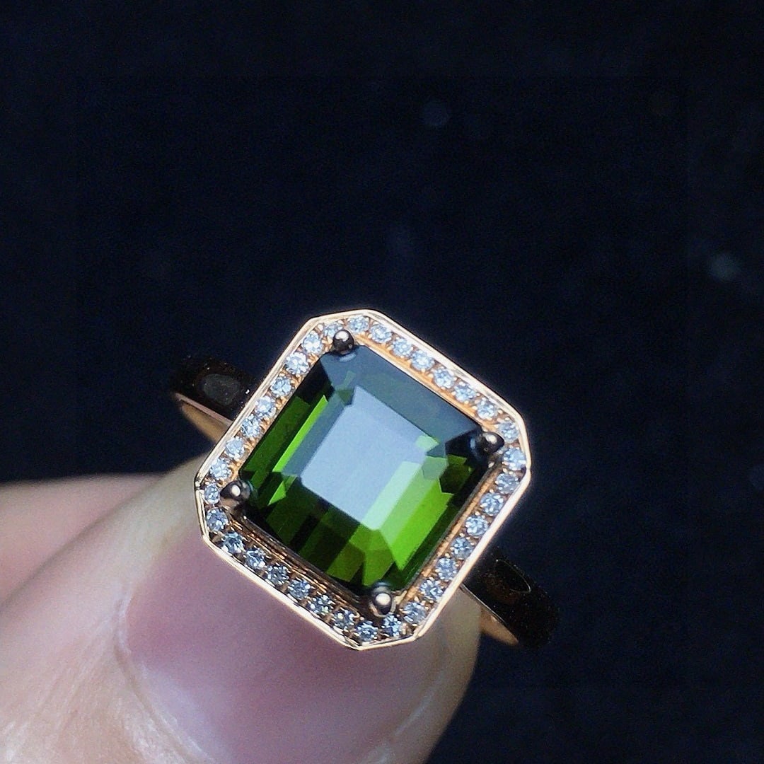 14k Gold 2.49 Ct Natural Tourmaline & Diamond Ring: Ref:231126111 // gold content:14k gold // ring size:7. 25us // // main gemstone:tourmaline // shape:octagonal // carat weight:2. 49ct // color:green // treatment:natural // // adjacent gemstone 2 : di