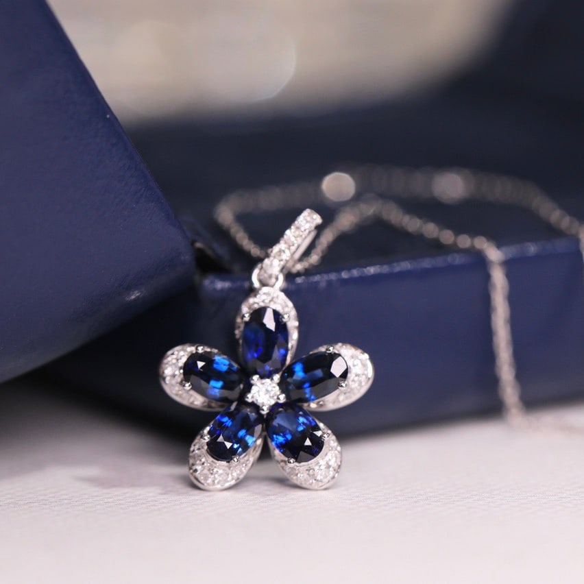 14k Gold 1.58 Ct Natural Sapphire & Diamond Necklace: Ref:231126117 // gold content:14k gold // main gemstone:sapphire // shape:oval // carat weight:1. 58ct // color:blue // treatment:natural // // adjacent gemstone 2 : diamond // shape:round // clarity