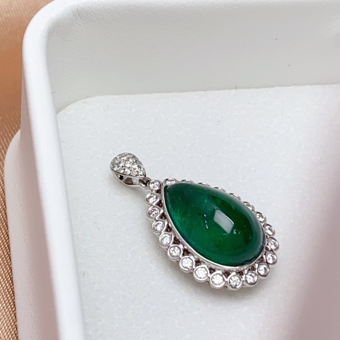 14k Gold 6.50 Ct Natural Emerald & Diamond Pendant( Without Chain ) - 2