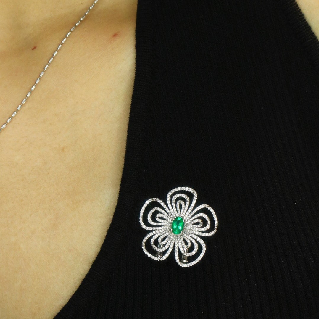 14k Gold 1.24 Ctw Vivid Green Natural Emerald & Diamond Brooch - 5