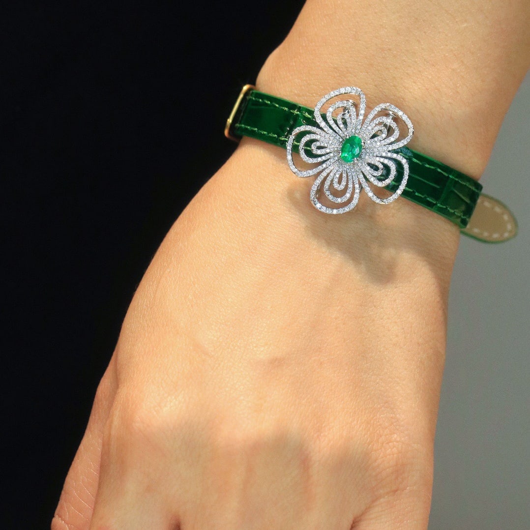 14k Gold 1.24 Ctw Vivid Green Natural Emerald & Diamond Brooch - 7