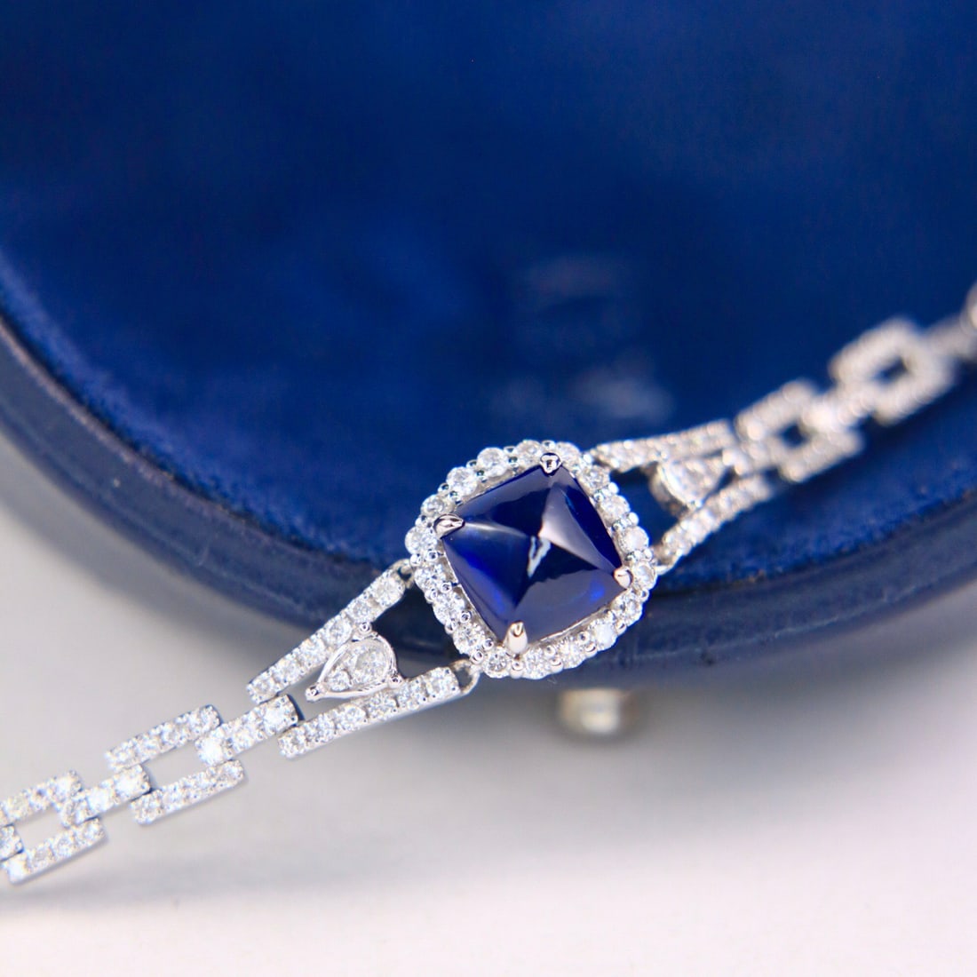 14k Gold 2.15 Ctw Vivid Blue Natural Sapphire & Diamond Bracelet - 2