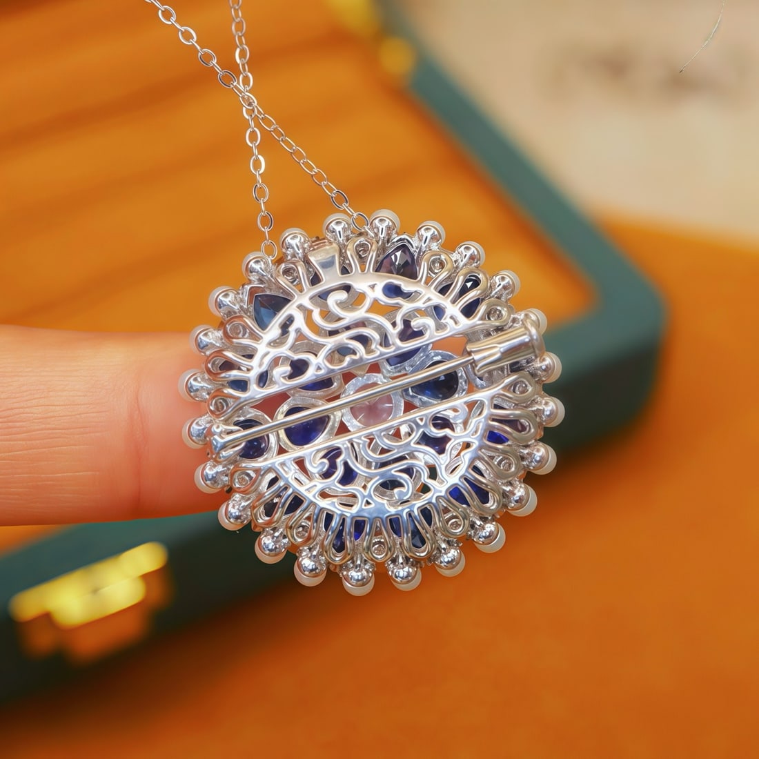 14k Gold 5.80 Ctw Vivid Blue Natural Sapphire & Diamond Brooch/pendant( Without Chain ) - 4