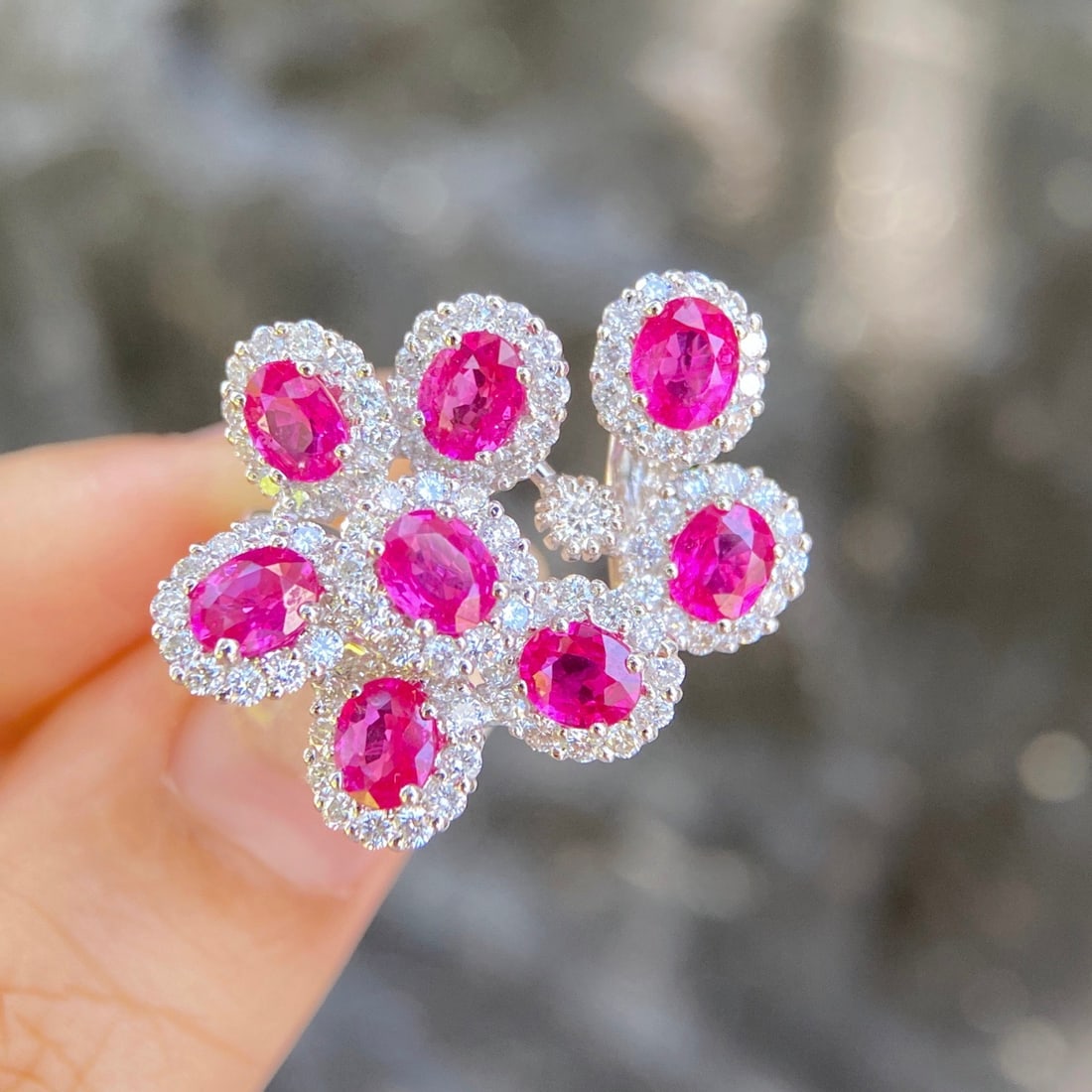 14k Gold 4.61 Ctw Natural Sapphire & Diamond Ring: Ref:231126151 // gold content:14k gold // ring size:7. 25us // // main gemstone:sapphire // shape:oval // carat weight:3. 11ct // color:pink // treatment:natural // // adjacent gemstone 2 : diamond //