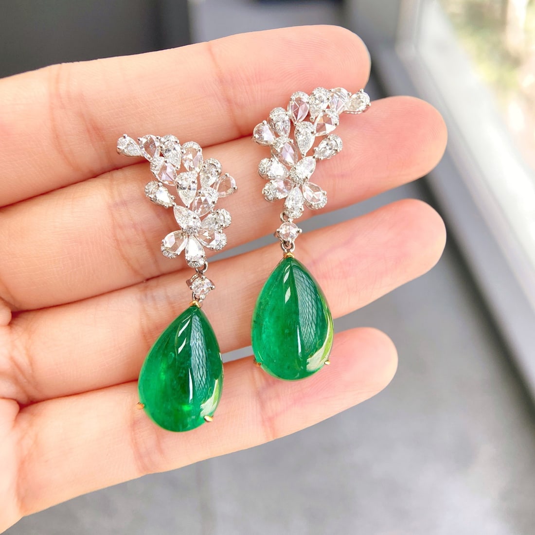 14k Gold 27.40 Ctw Vivid Green Natural Emerald & Diamond Earrings - 3
