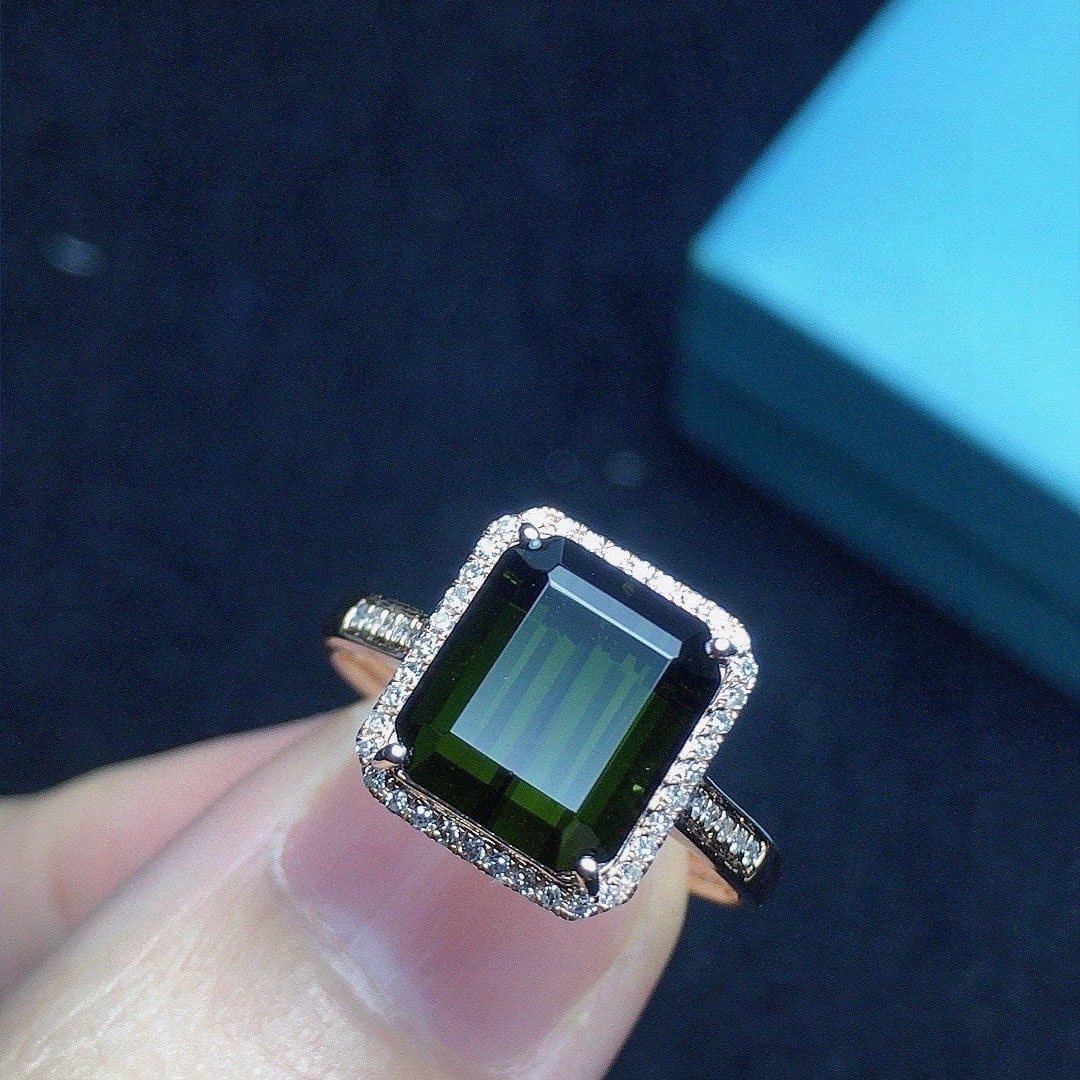 14k Gold 3.75 Ct Natural Tourmaline & Diamond Ring: Ref:231126171 // gold content:14k gold // ring size:7. 25us // // main gemstone:tourmaline // shape:octagonal // carat weight:3. 75ct // color:green // treatment:natural // // adjacent gemstone 2 : di
