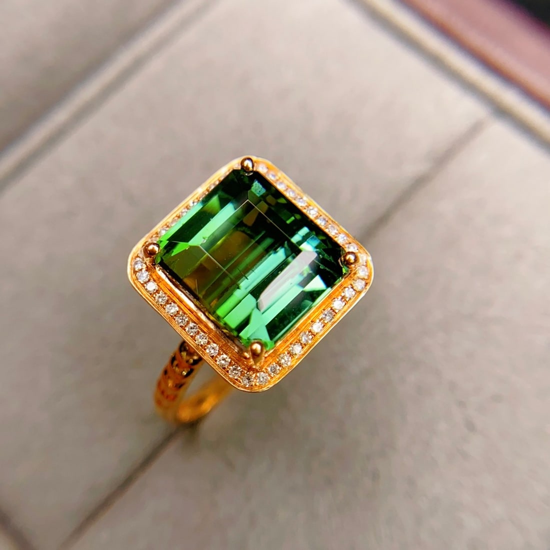 14k Gold 5.57 Ctw Natural Tourmaline & Diamond Ring: Ref:231126181 // gold content:14k gold // ring size:7. 25us // // main gemstone:tourmaline // shape:octagonal // carat weight:5. 25ct // color:green // treatment:natural // // adjacent gemstone 2 : di