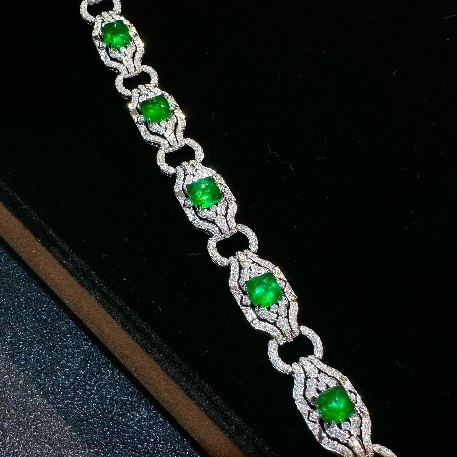 14k Gold 9.24 Ctw Vivid Green Natural Emerald & Diamond Bracelet - 4
