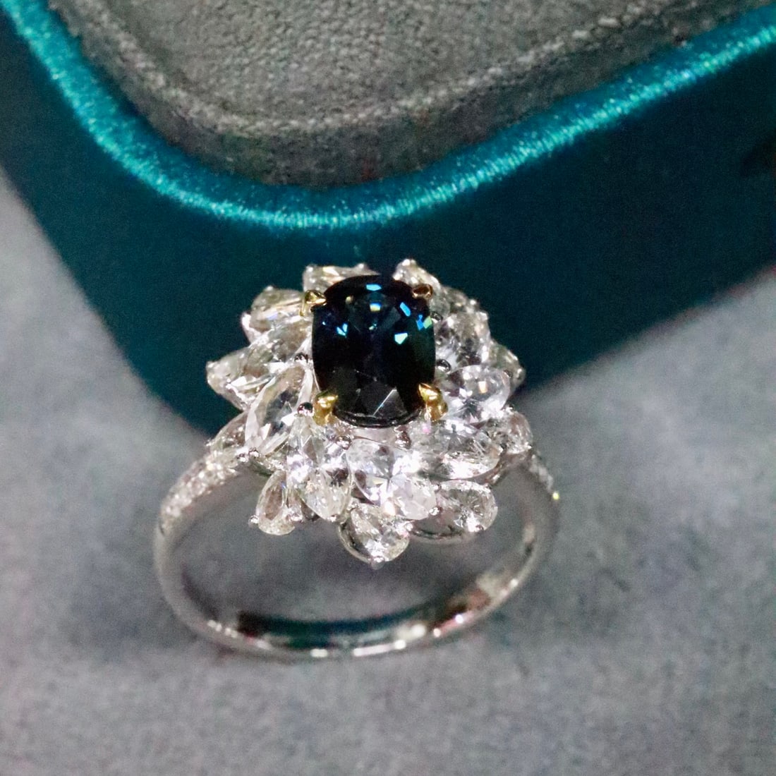 14k Gold 1.47 Ctw Natural Sapphire & Diamond Ring - 4