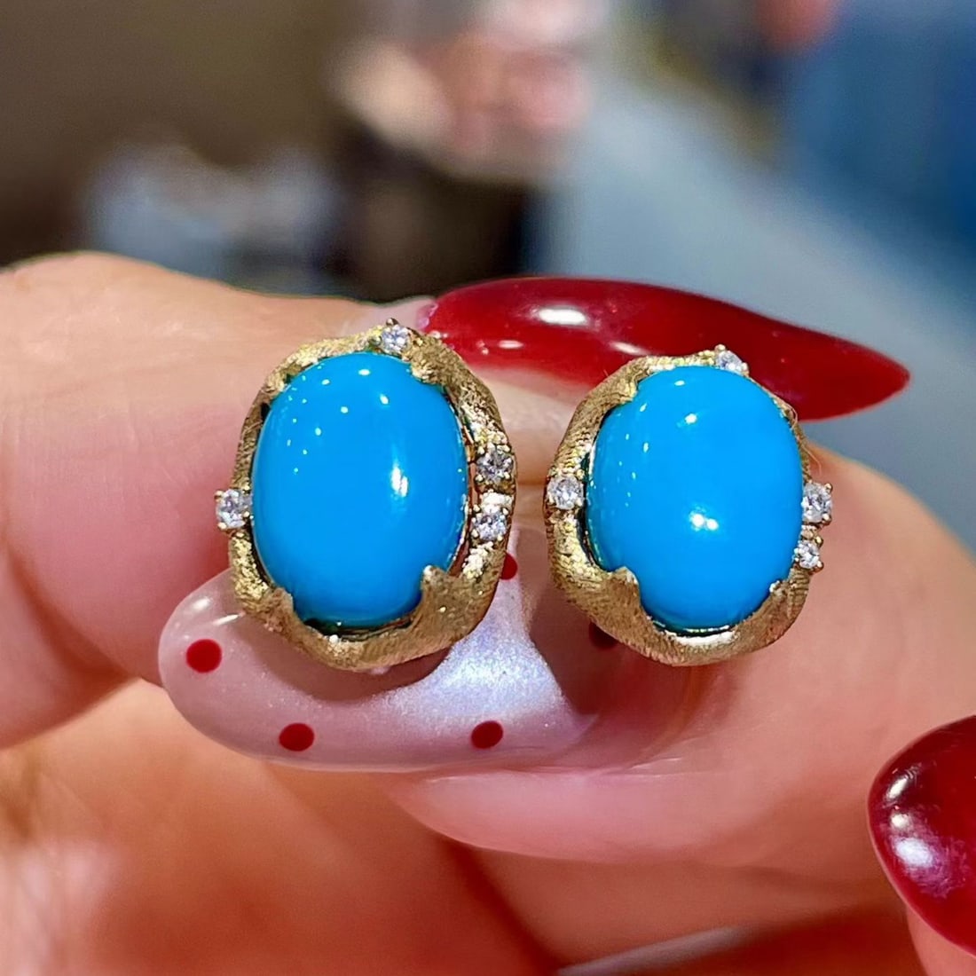 14k Gold 3.84 Ctw Natural Blue Turquoise & Diamond Earrings: Ref:231126208 // gold content:14k gold // main gemstone:blue turquoise // shape:oval // carat weight:3. 79ct // color:blue // treatment:natural // // adjacent gemstone 2 : diamond // shape:round // ca