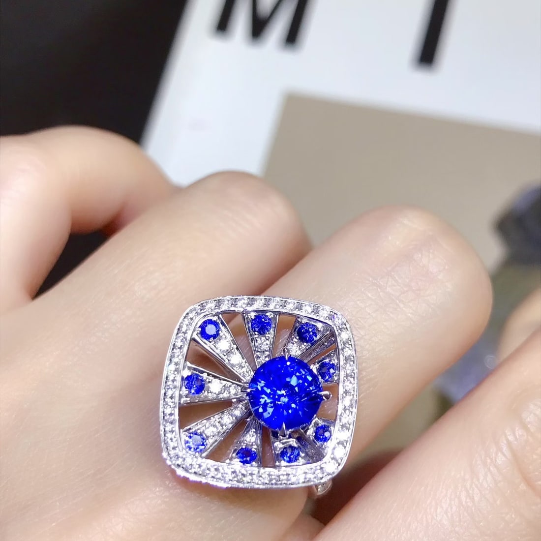 14k Gold 2.14 Ctw Natural Sapphire & Diamond Ring - 4