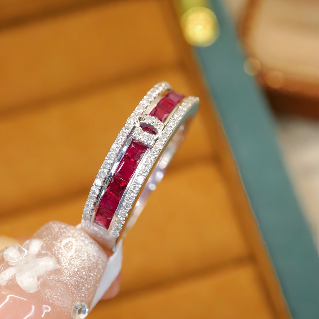 14k Gold 0.96 Ctw Natural Ruby & Diamond Ring - 4